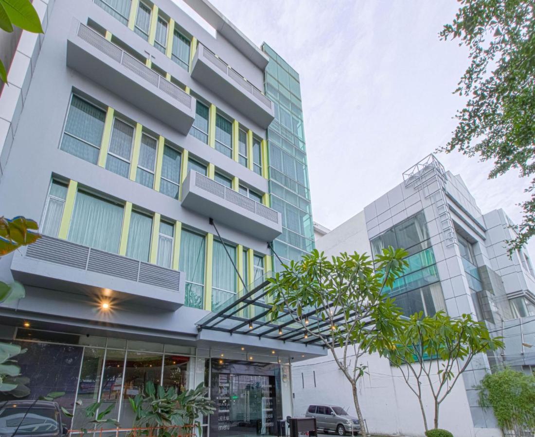 Putra Mulia Hotel Medan Esterno foto