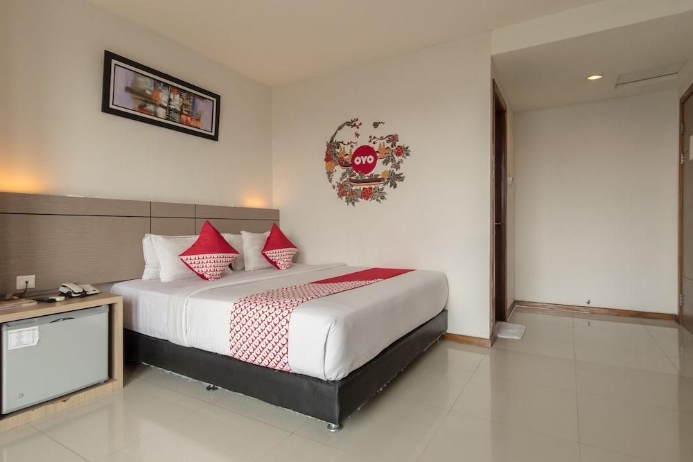 Putra Mulia Hotel Medan Esterno foto